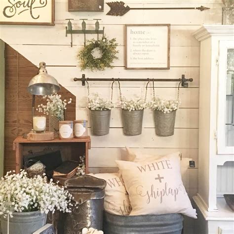 small metal farmhouse decor